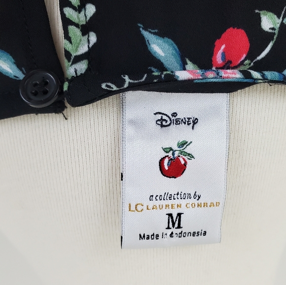 LC Lauren Conrad Snow White Sequin Apple Top - Picture 11 of 11